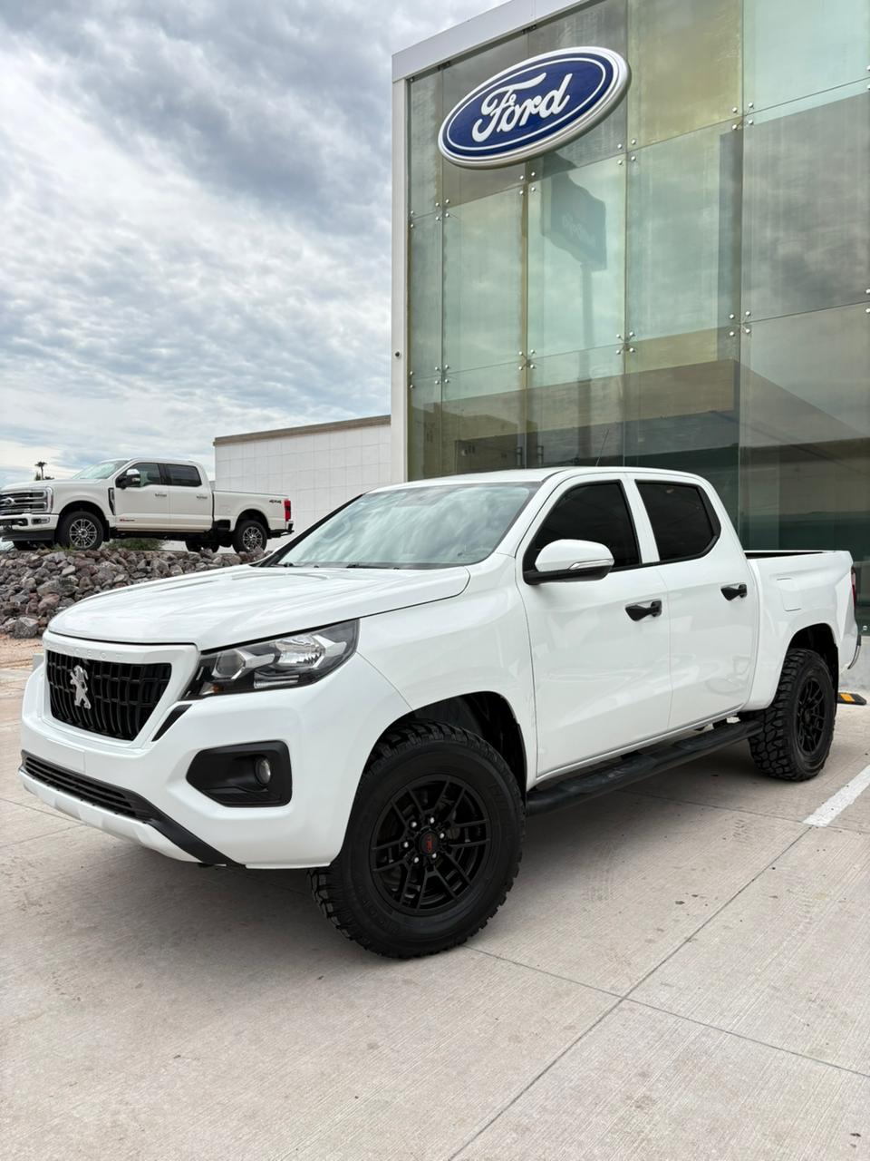 2023 Peugeot Landtrek Active 4x2 4 Gasolina 4p Camioneta