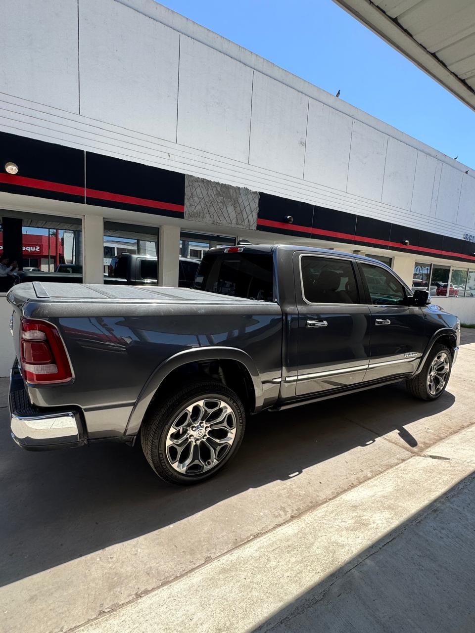 2022 Ram 1500 Mild-Hybrid Limited Crew Cab 4x4 5.7l
